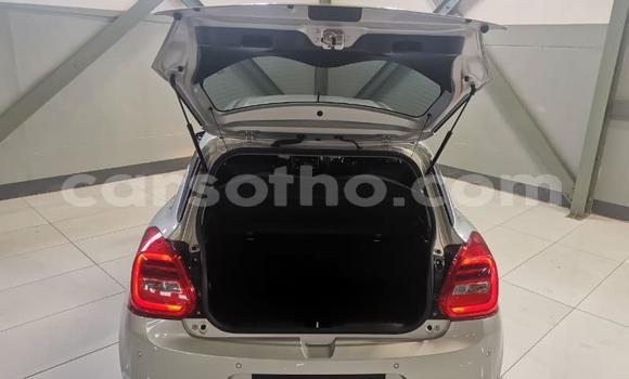 Sayi Na hannu Suzuki Swift White Mota in Maseru a Maseru Sayi Na hannu Suzuki Swift White Mota in Maseru a Maseru