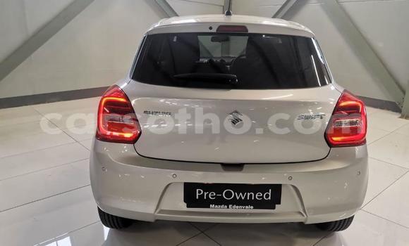 Sayi Na hannu Suzuki Swift White Mota in Maseru a Maseru Sayi Na hannu Suzuki Swift White Mota in Maseru a Maseru