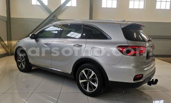 Sayi Na hannu Kia Sorento White Mota in Maseru a Maseru Sayi Na hannu Kia Sorento White Mota in Maseru a Maseru