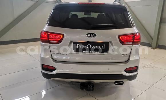 Sayi Na hannu Kia Sorento White Mota in Maseru a Maseru Sayi Na hannu Kia Sorento White Mota in Maseru a Maseru