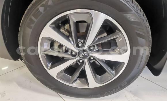Sayi Na hannu Kia Sorento White Mota in Maseru a Maseru Sayi Na hannu Kia Sorento White Mota in Maseru a Maseru