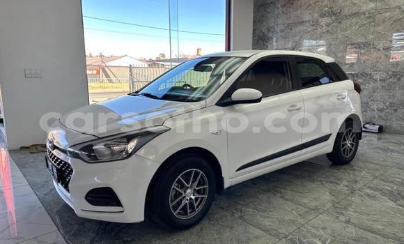 Sayi Na hannu Hyundai i20 White Mota in Maseru a Maseru Sayi Na hannu Hyundai i20 White Mota in Maseru a Maseru