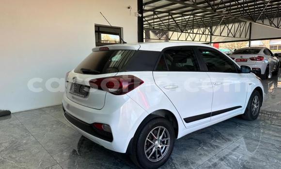 Sayi Na hannu Hyundai i20 White Mota in Maseru a Maseru Sayi Na hannu Hyundai i20 White Mota in Maseru a Maseru
