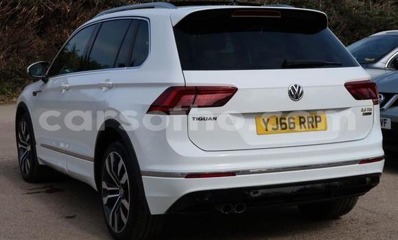 Acheter Occasion Voiture Volkswagen Tiguan Blanc à Qacha's Nek, Quthing Acheter Occasion Voiture Volkswagen Tiguan Blanc à Qacha's Nek, Quthing