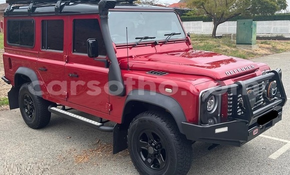 اشتري مستعمل Land Rover Defender Red سيارة في Maseru في Maseru
