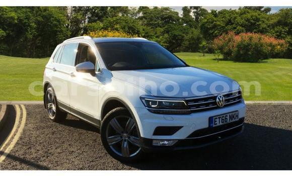 Buy Used Volkswagen Tiguan White Car in Thaba–Tseka in Mafeteng Buy Used Volkswagen Tiguan White Car in Thaba–Tseka in Mafeteng