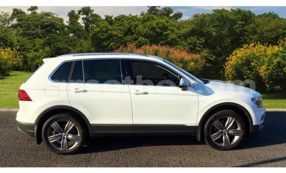 Buy Used Volkswagen Tiguan White Car in Thaba–Tseka in Mafeteng Buy Used Volkswagen Tiguan White Car in Thaba–Tseka in Mafeteng