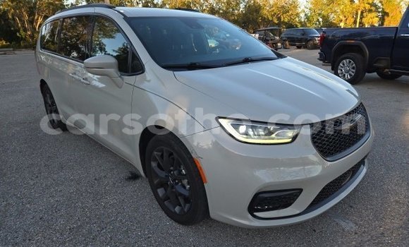 Sayi Na hannu Chrysler Pacifica White Mota in Maseru a Maseru Sayi Na hannu Chrysler Pacifica White Mota in Maseru a Maseru