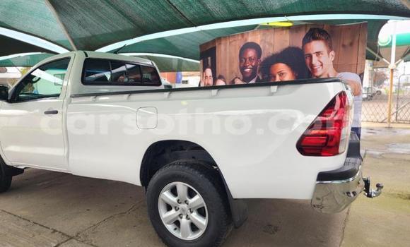 Buy Used Toyota Hilux White Car in Maseru in Maseru Buy Used Toyota Hilux White Car in Maseru in Maseru