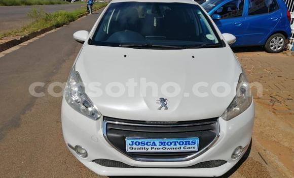 Sayi Na hannu Peugeot 208 Silver Mota in Maseru a Maseru Sayi Na hannu Peugeot 208 Silver Mota in Maseru a Maseru
