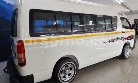 Sayi Na hannu Toyota Hiace White Mota in Maseru a Maseru Sayi Na hannu Toyota Hiace White Mota in Maseru a Maseru