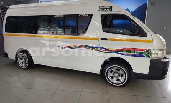 Sayi Na hannu Toyota Hiace White Mota in Maseru a Maseru Sayi Na hannu Toyota Hiace White Mota in Maseru a Maseru