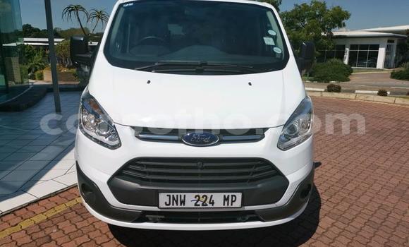 Sayi Na hannu Ford Custom White Mota in Maputsoe a Leribe Sayi Na hannu Ford Custom White Mota in Maputsoe a Leribe