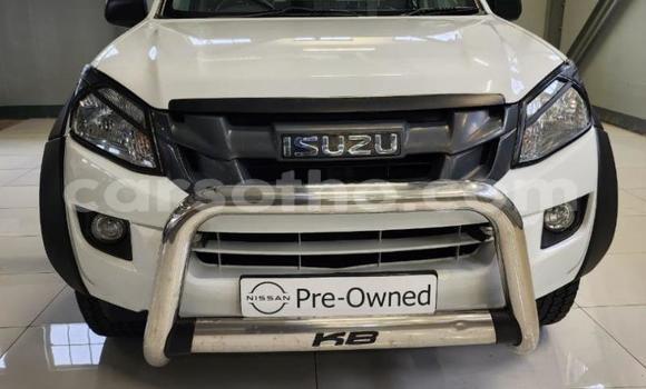 Sayi Na hannu Isuzu KB White Mota in Maseru a Maseru Sayi Na hannu Isuzu KB White Mota in Maseru a Maseru