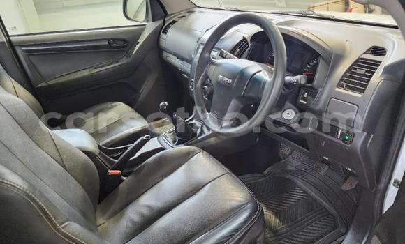 Sayi Na hannu Isuzu KB White Mota in Maseru a Maseru Sayi Na hannu Isuzu KB White Mota in Maseru a Maseru