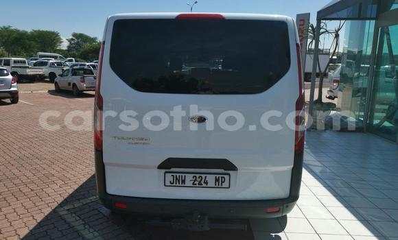 Sayi Na hannu Ford Custom White Mota in Maputsoe a Leribe Sayi Na hannu Ford Custom White Mota in Maputsoe a Leribe