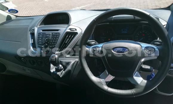 Sayi Na hannu Ford Custom White Mota in Maputsoe a Leribe Sayi Na hannu Ford Custom White Mota in Maputsoe a Leribe