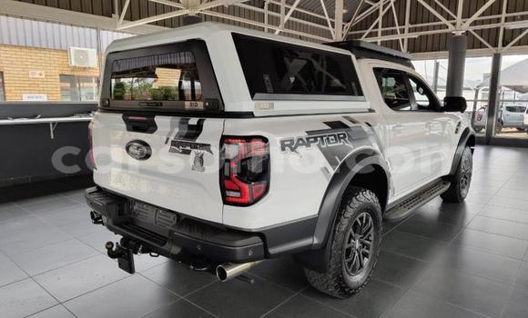 Sayi Na hannu Ford Ranger White Mota in Maseru a Maseru Sayi Na hannu Ford Ranger White Mota in Maseru a Maseru
