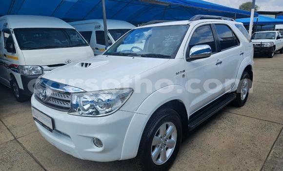 Acheter Occasion Voiture Toyota Fortuner Blanc à Maseru, Maseru