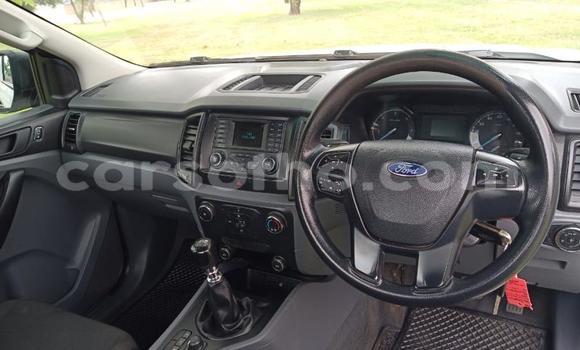 Sayi Na hannu Ford Ranger White Mota in Maseru a Maseru Sayi Na hannu Ford Ranger White Mota in Maseru a Maseru