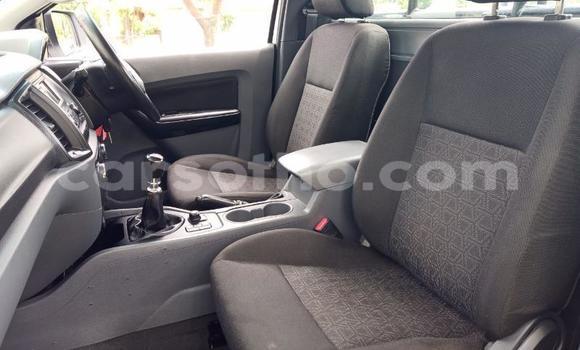 Sayi Na hannu Ford Ranger White Mota in Maseru a Maseru Sayi Na hannu Ford Ranger White Mota in Maseru a Maseru