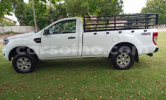 Sayi Na hannu Ford Ranger White Mota in Maseru a Maseru Sayi Na hannu Ford Ranger White Mota in Maseru a Maseru