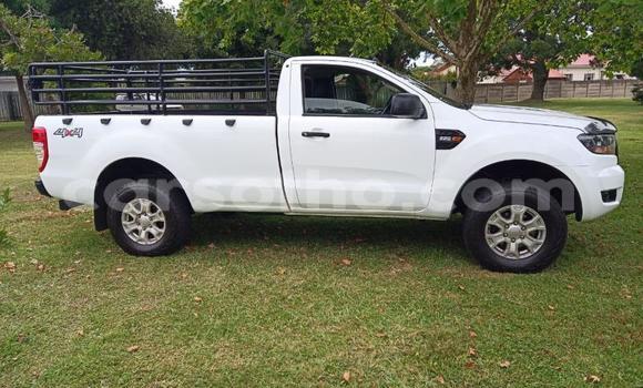 Sayi Na hannu Ford Ranger White Mota in Maseru a Maseru Sayi Na hannu Ford Ranger White Mota in Maseru a Maseru