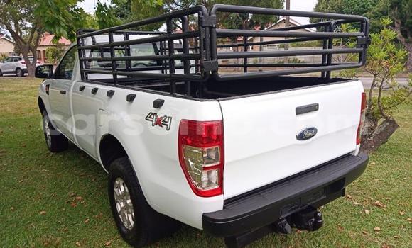 Sayi Na hannu Ford Ranger White Mota in Maseru a Maseru Sayi Na hannu Ford Ranger White Mota in Maseru a Maseru