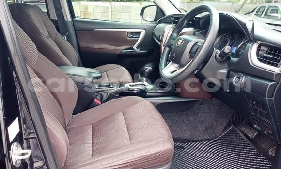 اشتري مستعمل Toyota Fortuner Black سيارة في Maseru في Maseru اشتري مستعمل Toyota Fortuner Black سيارة في Maseru في Maseru