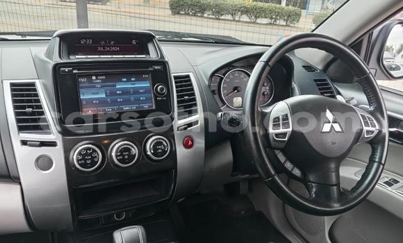 Acheter Occasion Voiture Mitsubishi Pajero Blanc à Import - Dubai, Maseru Acheter Occasion Voiture Mitsubishi Pajero Blanc à Import - Dubai, Maseru