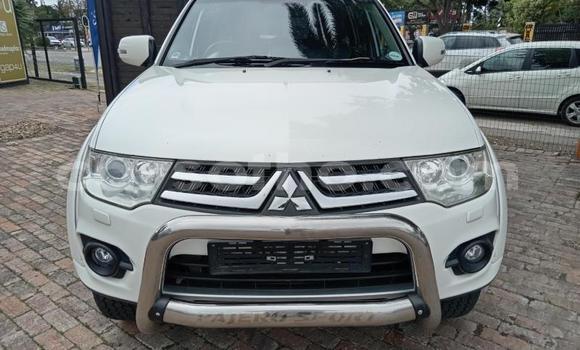 Acheter Occasion Voiture Mitsubishi Pajero Blanc à Import - Dubai, Maseru Acheter Occasion Voiture Mitsubishi Pajero Blanc à Import - Dubai, Maseru