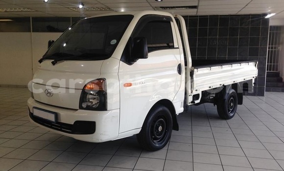 Sayi Na hannu Hyundai H200 White Mota in Butha Buthe a Butha-Buthe Sayi Na hannu Hyundai H200 White Mota in Butha Buthe a Butha-Buthe