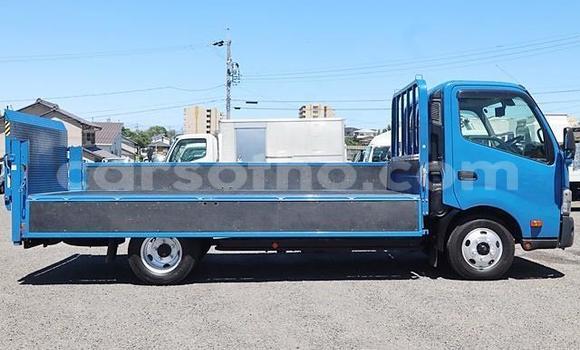 اشتري مستعمل Toyota Dyna Blue شاحنة في Maseru في Maseru اشتري مستعمل Toyota Dyna Blue شاحنة في Maseru في Maseru