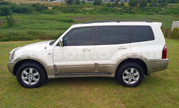 Buy Used Mitsubishi Pajero White Car in Maseru in Maseru Buy Used Mitsubishi Pajero White Car in Maseru in Maseru