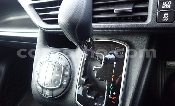 Sayi Na hannu Toyota Noah Silver Mota in Maseru a Maseru Sayi Na hannu Toyota Noah Silver Mota in Maseru a Maseru