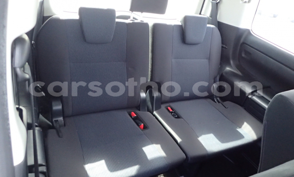 Sayi Na hannu Toyota Noah Silver Mota in Maseru a Maseru Sayi Na hannu Toyota Noah Silver Mota in Maseru a Maseru