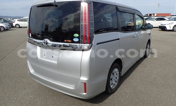 Sayi Na hannu Toyota Noah Silver Mota in Maseru a Maseru Sayi Na hannu Toyota Noah Silver Mota in Maseru a Maseru