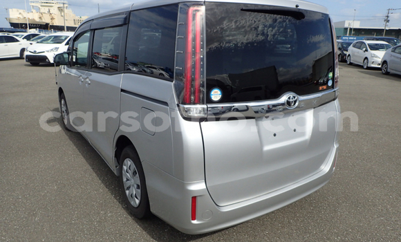 Sayi Na hannu Toyota Noah Silver Mota in Maseru a Maseru Sayi Na hannu Toyota Noah Silver Mota in Maseru a Maseru