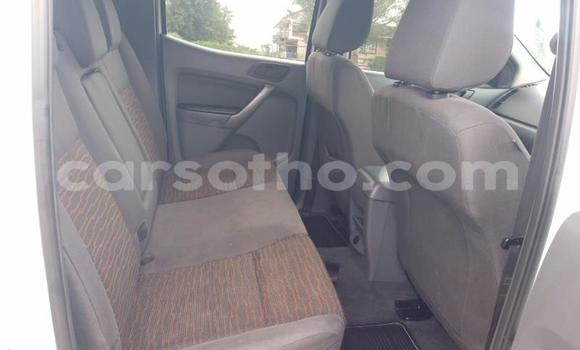 Sayi Na hannu Ford Ranger White Mota in Maseru a Maseru Sayi Na hannu Ford Ranger White Mota in Maseru a Maseru