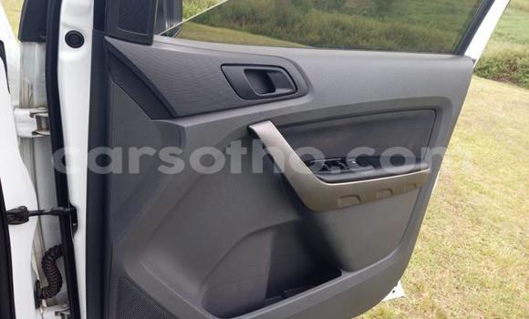 Sayi Na hannu Ford Ranger White Mota in Maseru a Maseru Sayi Na hannu Ford Ranger White Mota in Maseru a Maseru
