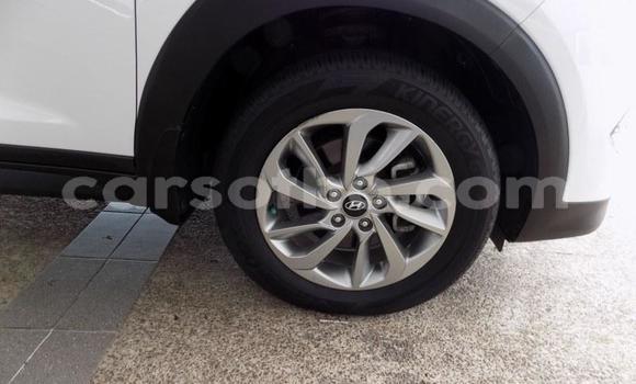 Sayi Na hannu Hyundai Tucson White Mota in Maseru a Maseru Sayi Na hannu Hyundai Tucson White Mota in Maseru a Maseru