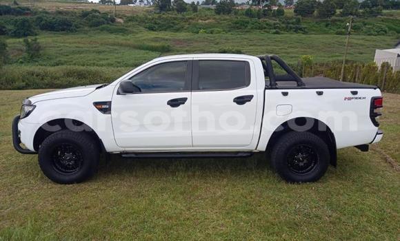 Sayi Na hannu Ford Ranger White Mota in Maseru a Maseru Sayi Na hannu Ford Ranger White Mota in Maseru a Maseru