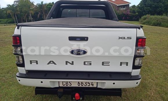 Sayi Na hannu Ford Ranger White Mota in Maseru a Maseru Sayi Na hannu Ford Ranger White Mota in Maseru a Maseru