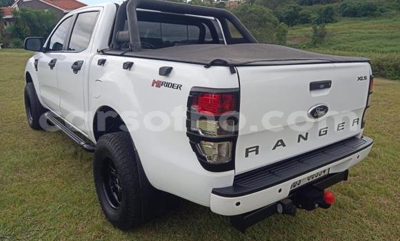 Sayi Na hannu Ford Ranger White Mota in Maseru a Maseru Sayi Na hannu Ford Ranger White Mota in Maseru a Maseru