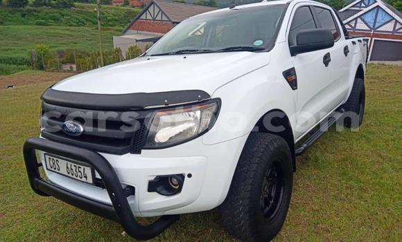 Sayi Na hannu Ford Ranger White Mota in Maseru a Maseru Sayi Na hannu Ford Ranger White Mota in Maseru a Maseru