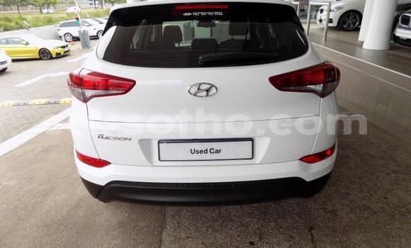 Sayi Na hannu Hyundai Tucson White Mota in Maseru a Maseru Sayi Na hannu Hyundai Tucson White Mota in Maseru a Maseru