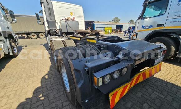 Acheter Occasion Utilitaire Volvo F4 Blanc à Maseru, Maseru Acheter Occasion Utilitaire Volvo F4 Blanc à Maseru, Maseru