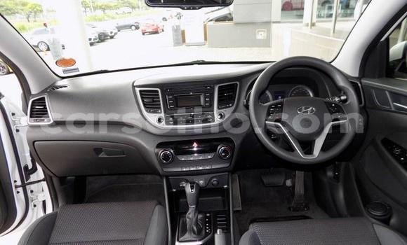 Sayi Na hannu Hyundai Tucson White Mota in Maseru a Maseru Sayi Na hannu Hyundai Tucson White Mota in Maseru a Maseru