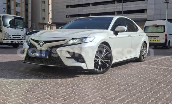 Buy Used Toyota Camry White Car in Maseru in Maseru