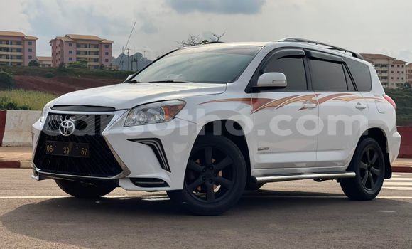 Acheter Occasion Voiture Toyota RAV4 Blanc à Maseru, Maseru Acheter Occasion Voiture Toyota RAV4 Blanc à Maseru, Maseru